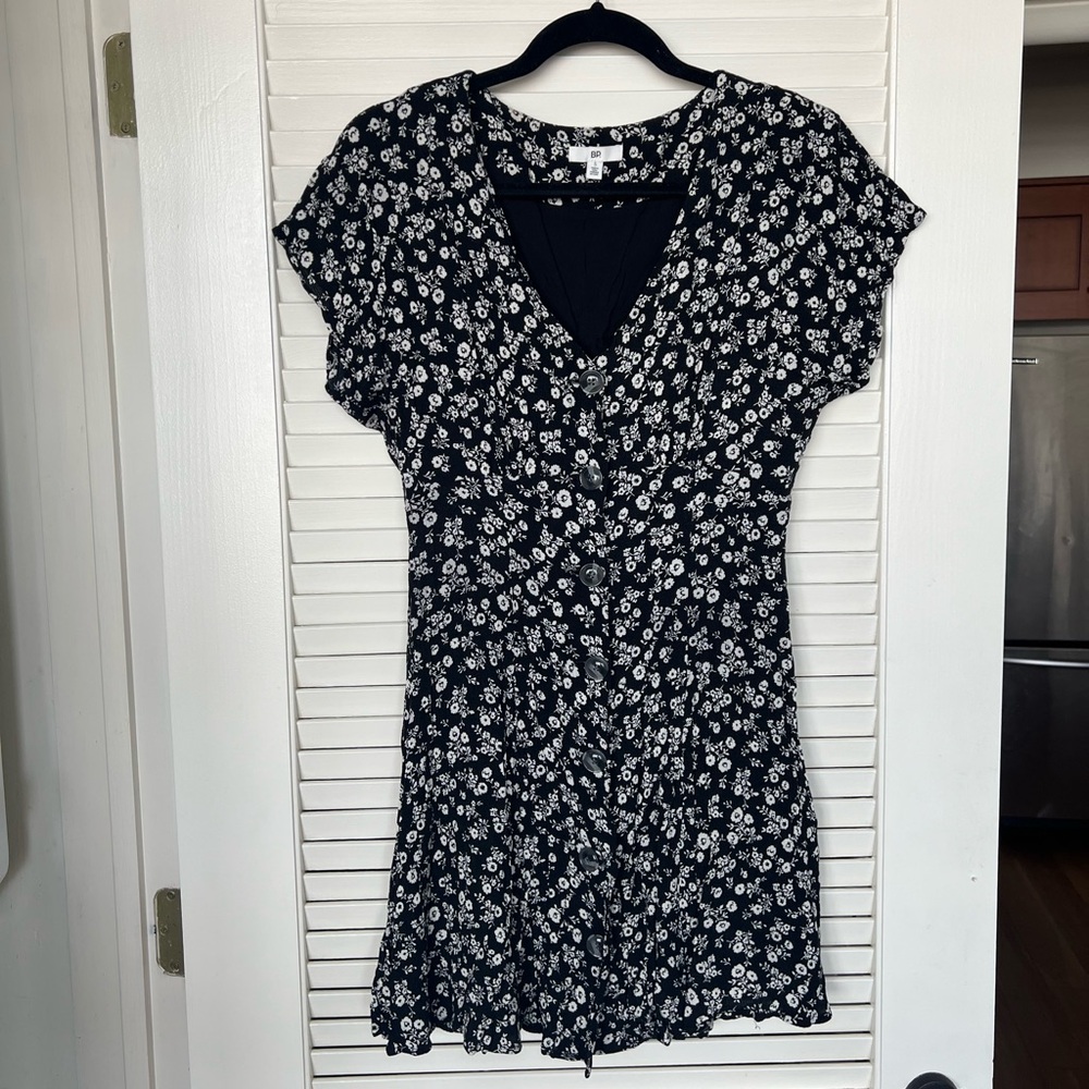 BP Black and White Flutter Sleeve Sundress